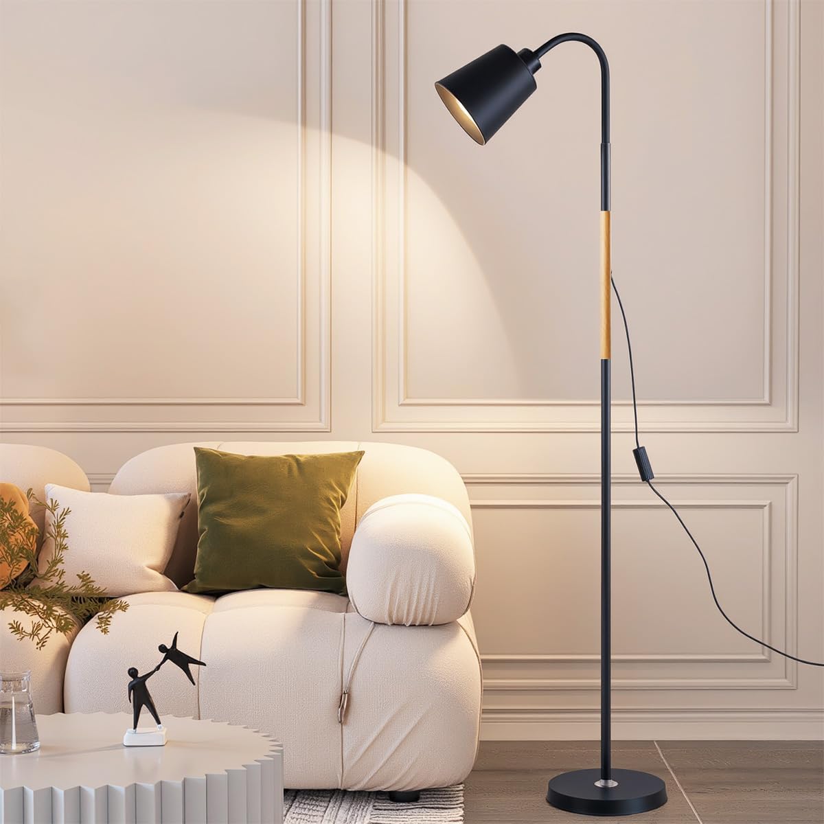 Luminária de Mesa Clássica com Cúpula e Base em Metal